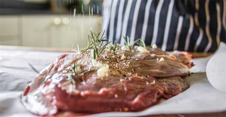 carving roe deer